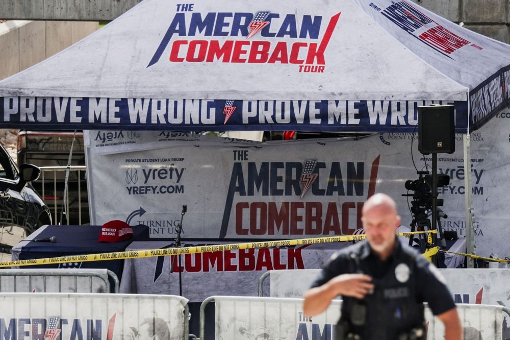 Manhunt for shooter continues after Charlie Kirk killed in 'political  assassination' - ABC News